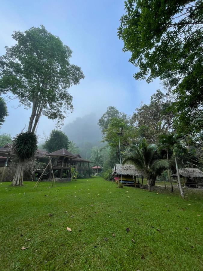 Khao Sok National Park Khaosok Monkeys & River Camps מראה חיצוני תמונה