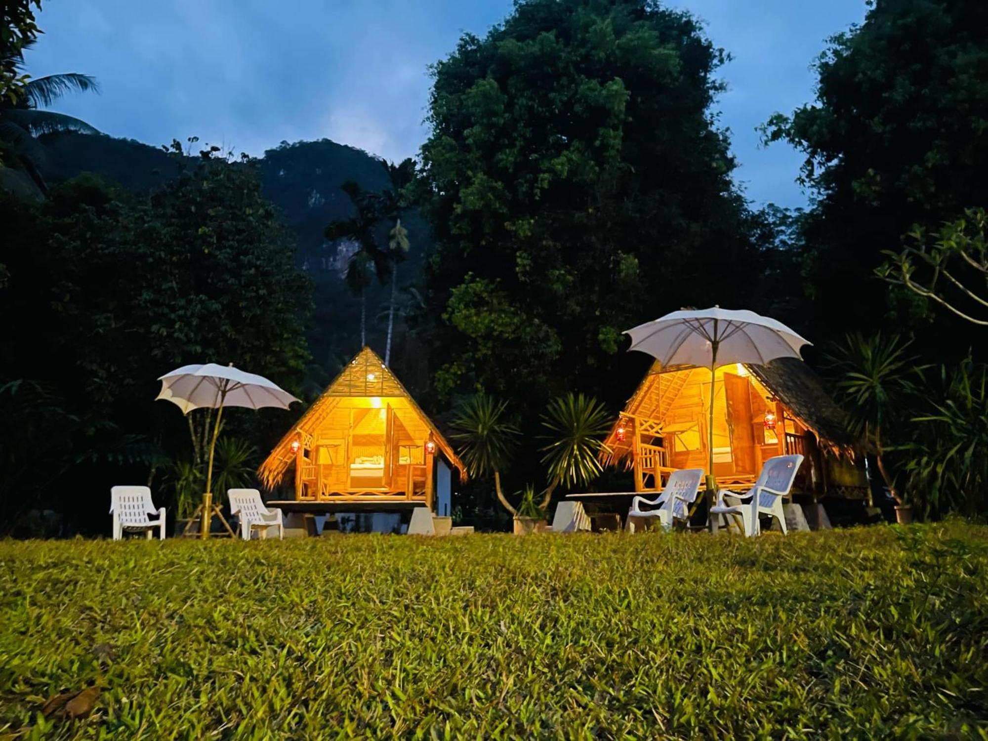 Khao Sok National Park Khaosok Monkeys & River Camps מראה חיצוני תמונה
